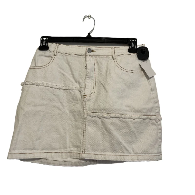 Skirt Mini & Short By Le Lis In White, Size: L